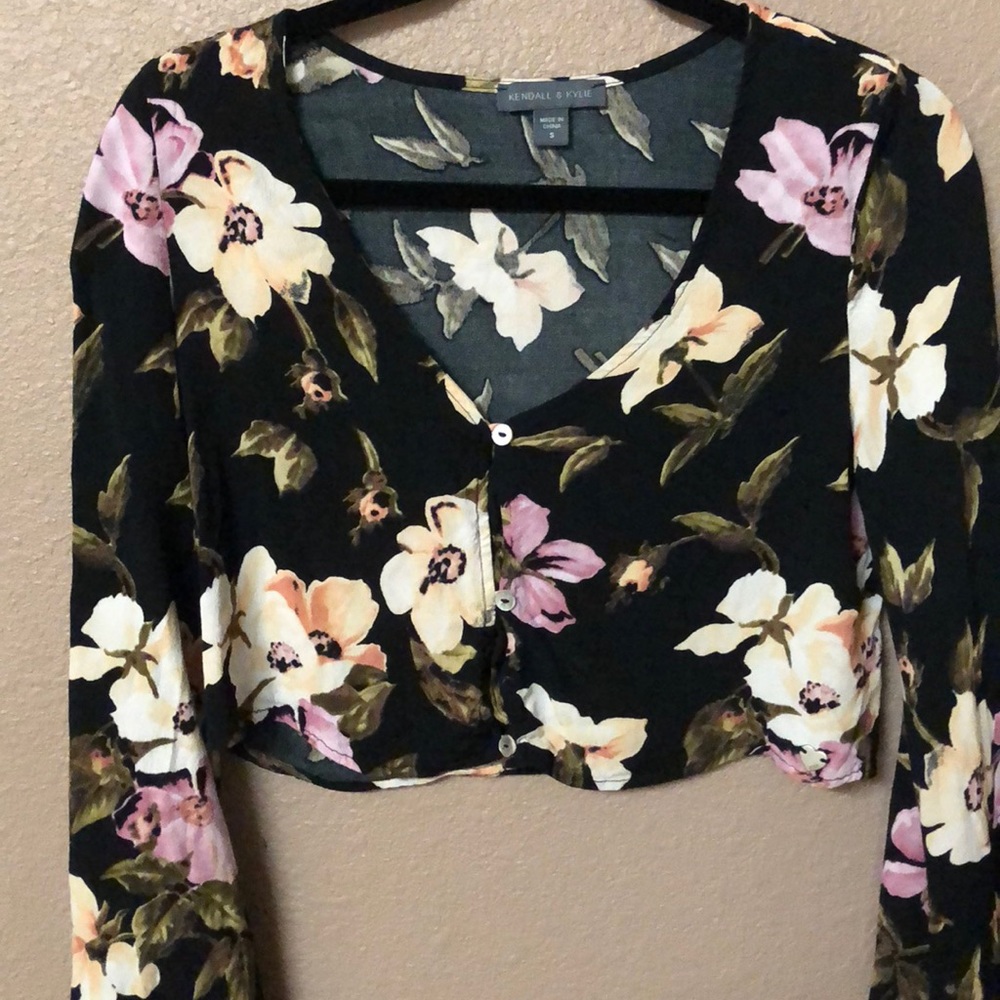 Floral long sleeved crop top